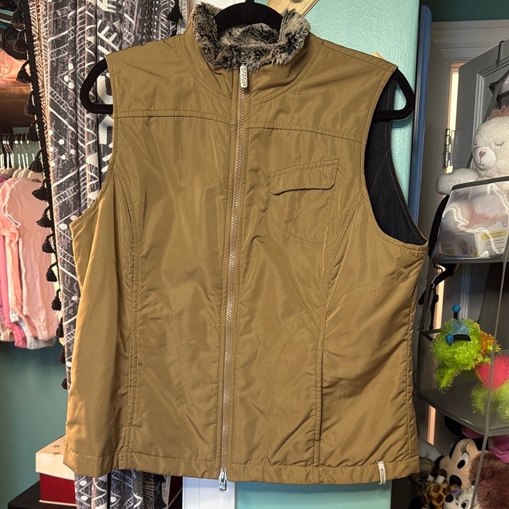 Columbia Reversible vest with fur collar